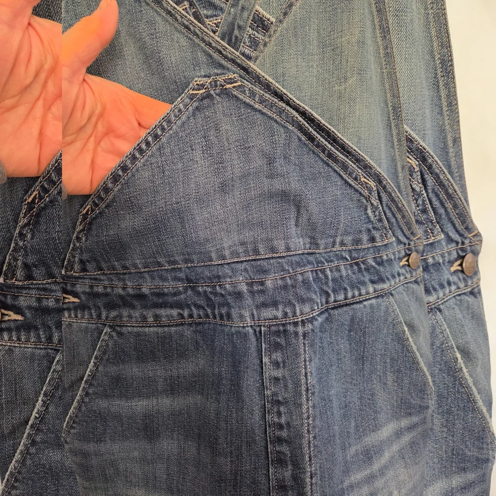 Women's GAP 1969 Blue Denim V-Neck Bib Overalls. Size 28R. Full length. - Picture 10 of 16